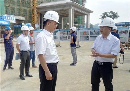 崇左市領(lǐng)導對崇左中醫(yī)壯醫(yī)醫(yī)院整體搬遷項目進行調(diào)研