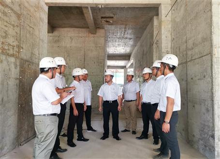 覃振華率隊到觀山福邸項目進行第三季度安全質(zhì)量大檢查